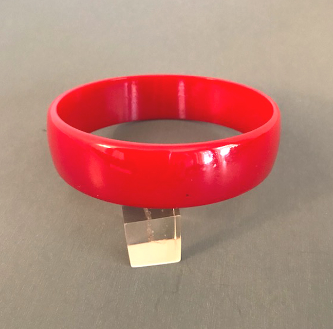 BAKELITE apple red simple bangle