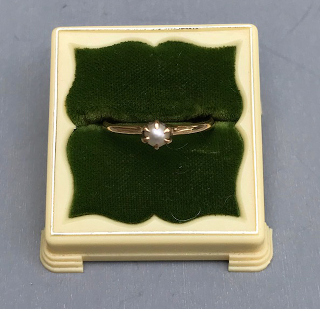 PEARL ring prong set in 10 karat yellow gold