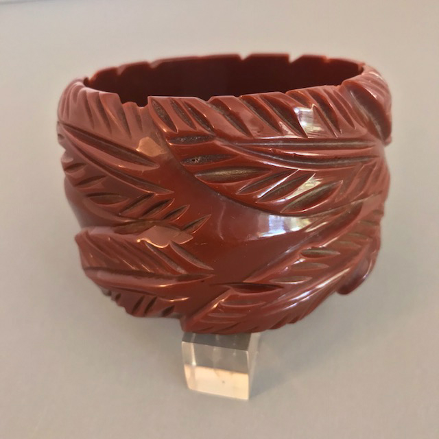BAKELITE wide bangle in chocolate brown with wonderful leaf carving