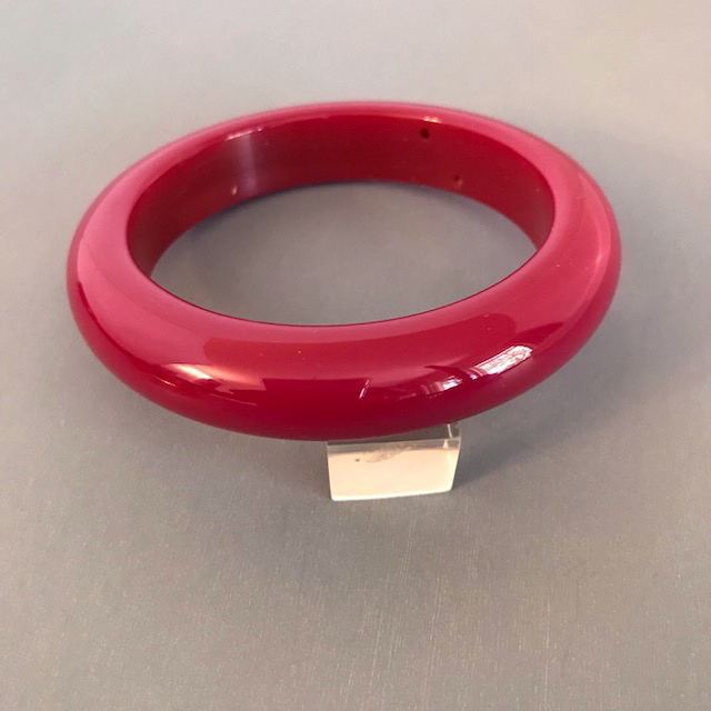 BAKELITE delicious raspberry bangle that has a lovely polish