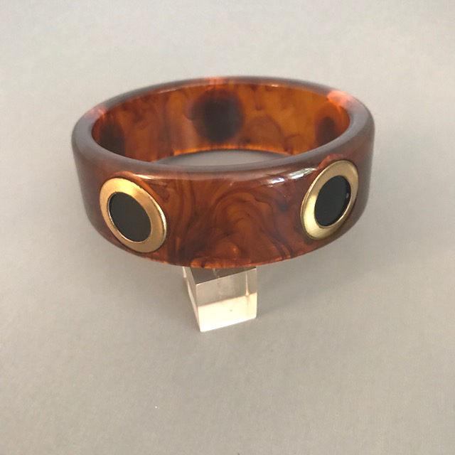 BAKELITE root beer marbled bangle brass and black dots