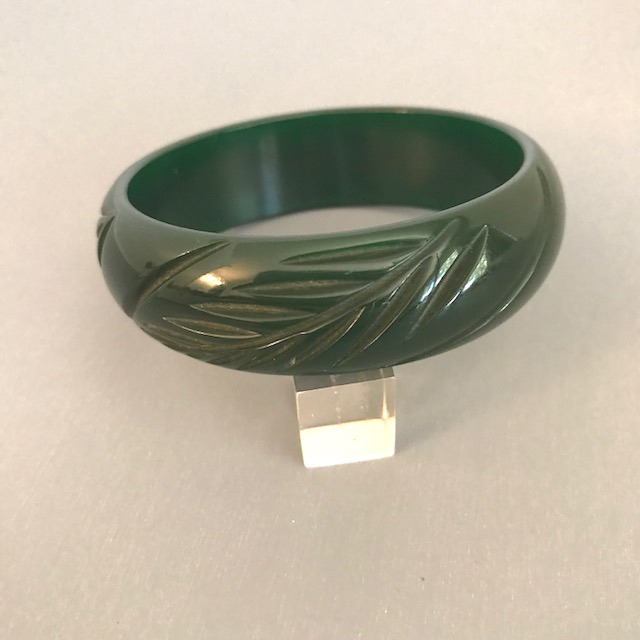 BAKELITE evergreen with translucent edges bangle, fern carved