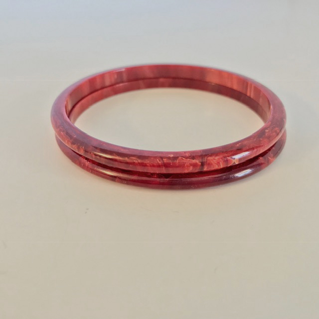 BAKELITE set of 2 black cherry spacer bangles, wonderful marbling