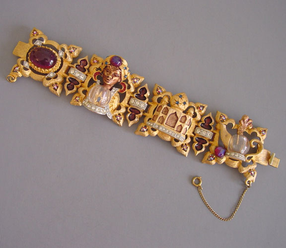 HAR figural genie bracelet with  wonderful different links