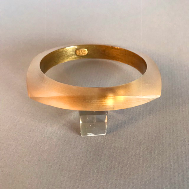 ALEXIS BITTAR soft golden caramel carved frosted four-sided Lucite bangle