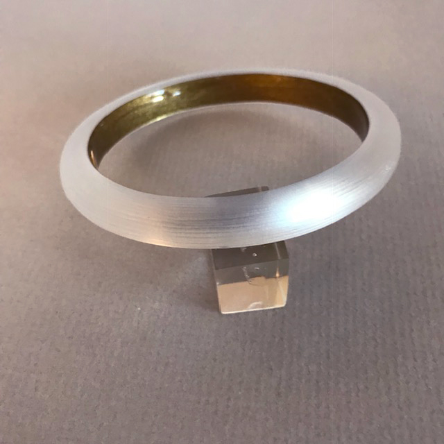 ALEXIS BITTAR carved and frosted Lucite spacer bangle in frosted white