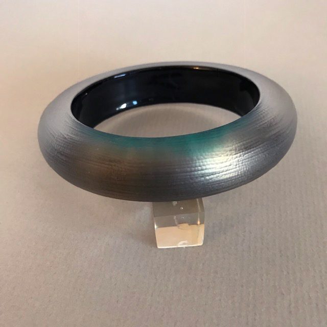 ALEXIS BITTAR carved and frosted Lucite bangle in gray and teal blue