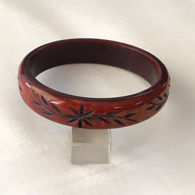 BAKELITE paprika fern carved bangle with black over dye