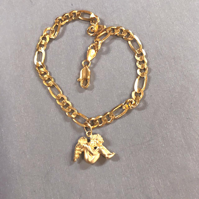 CHARM 14 karat yellow gold charm bracelet and cherub charm