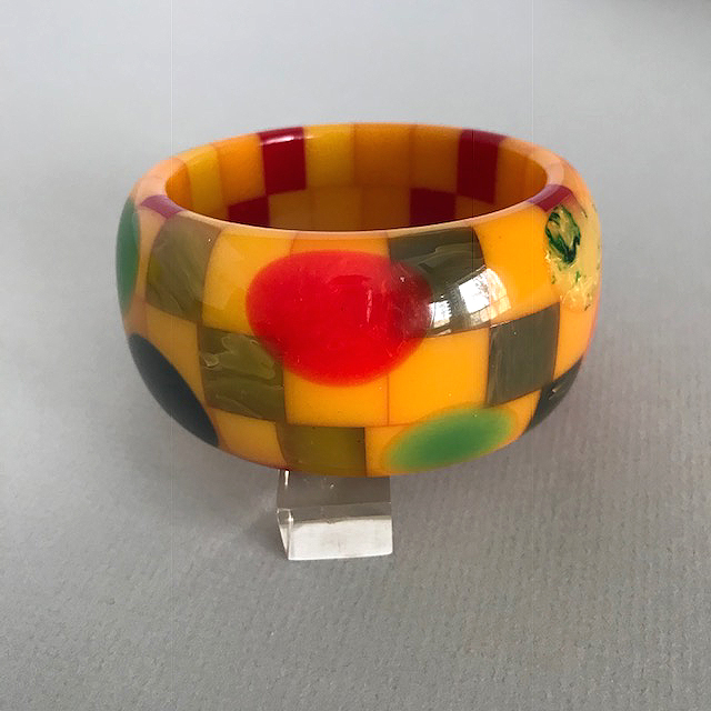 SHULTZ bakelite chunky 3 row checked bangle with overlaid dots