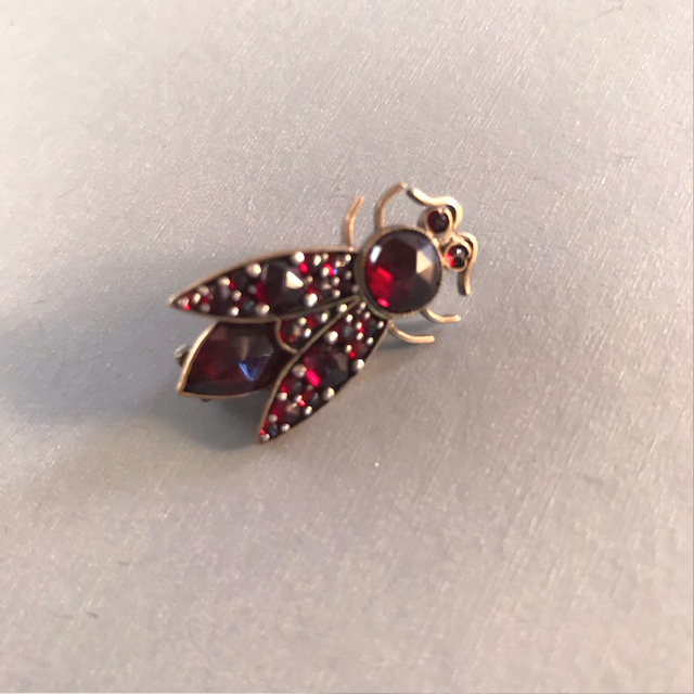 VICTORIAN garnet insect brooch with rich wine-colored garnets