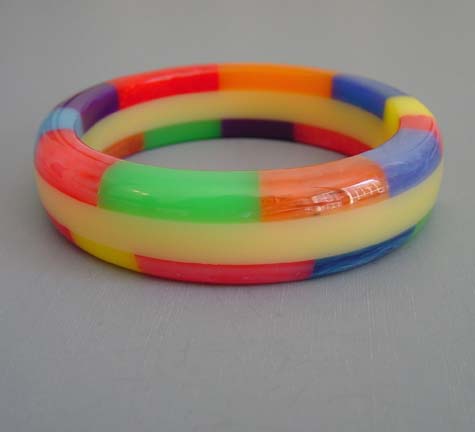 SHULTZ  bakelite cream bangle with multi-colored checks, two laminated rows