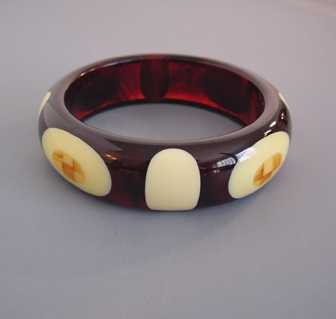 SHULTZ bakelite deep iced tea bangle with cream dots, caramel checks