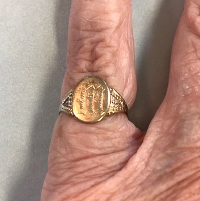 VICTORIAN 10k yellow gold baby ring with the initial “M”