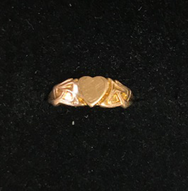 CELTIC 9 carat yellow gold baby ring with a heart center and Irish Celtic knots
