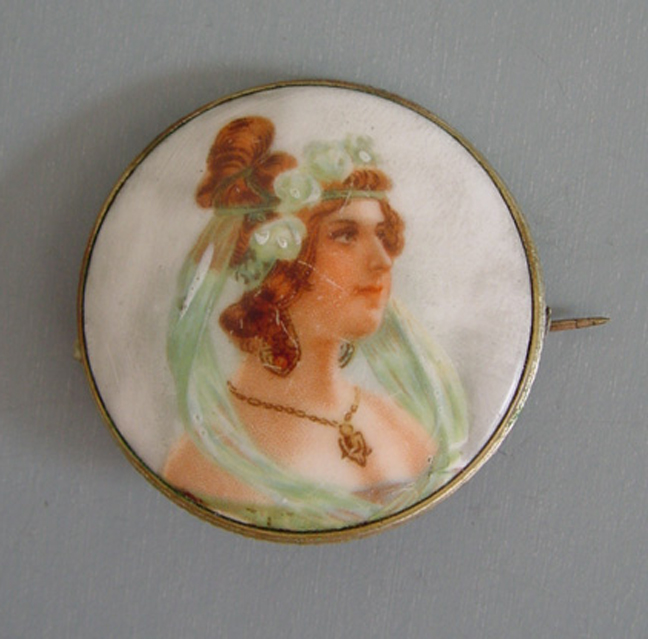PORTRAIT porcelain brooch, lady with green veil, 1900