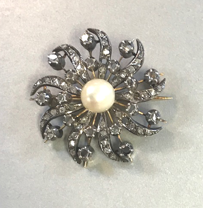 VICTORIAN diamonds brooch set in 18 karat topped with sterling, Akoya pearl