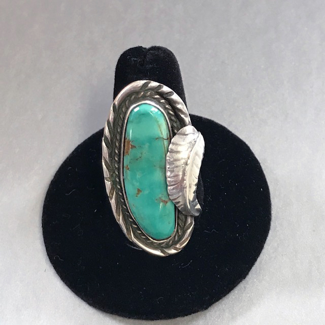 NATIVE AMERICAN turquoise and sterling silver ring with a side leaf
