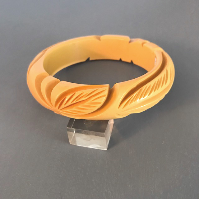 BAKELITE vintage cream colored pineapple and leaves carved bangle