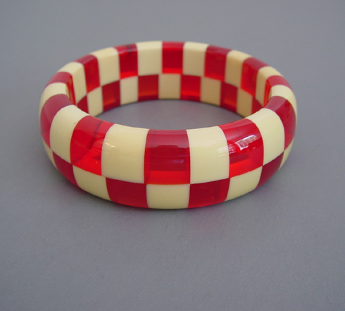 SHULTZ bakelite two row check bangle in cream and transparent cherry red