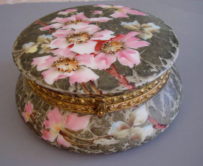 KELVA large size antique dresser box of opaque blown-molded hand painted glass with a hinged lid and hand painted pink wild roses on gray-brown mottled background, circa 1900