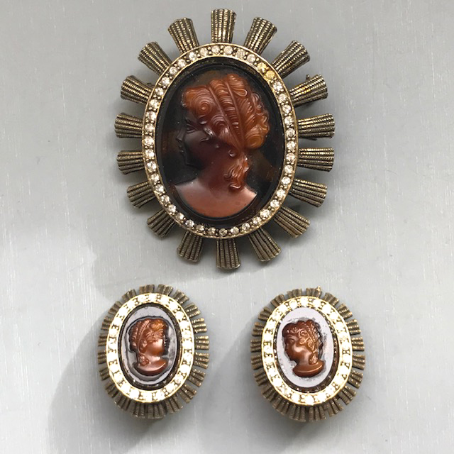 CAMEO brooch and earrings in chocolate brown striped glass set in antiqued gold tone metal