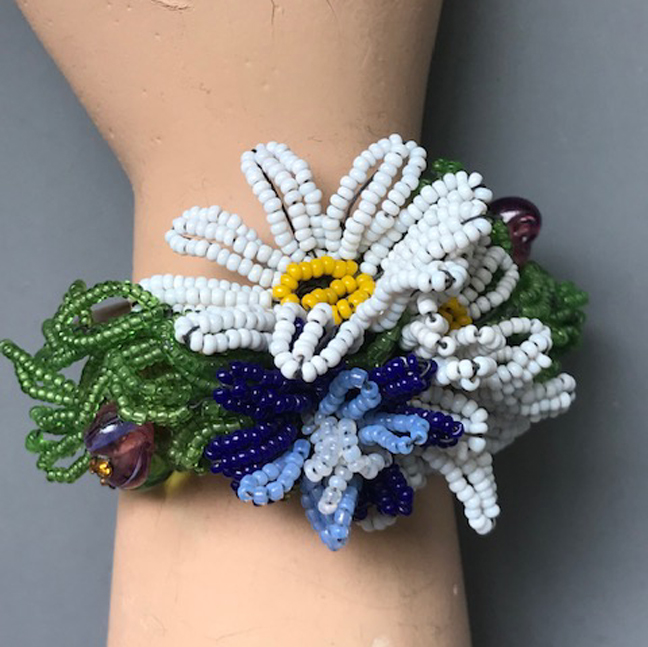 HATTIE CARNEGIE double hinged bracelet with a gorgeous floral bouquet of white, green and blue glass seed bead flowers