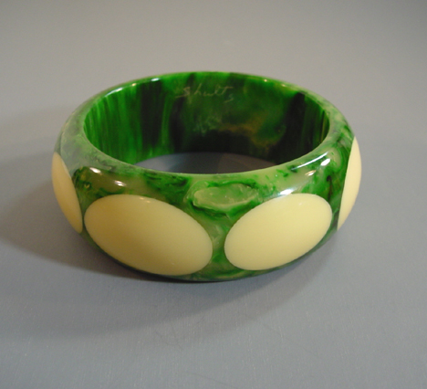 SHULTZ bakelite marbled green bangle with big cream colored oval dots