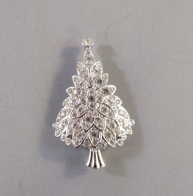 SWAROVSKI 2000 Millennium Crystal Christmas tree brooch with clear rhinestones with box