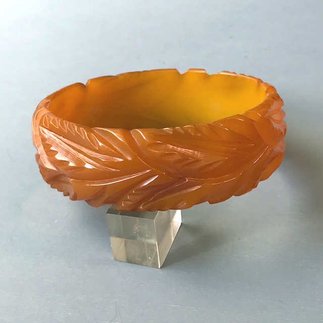 BAKELITE butterscotch beautifully leaf carved bangle