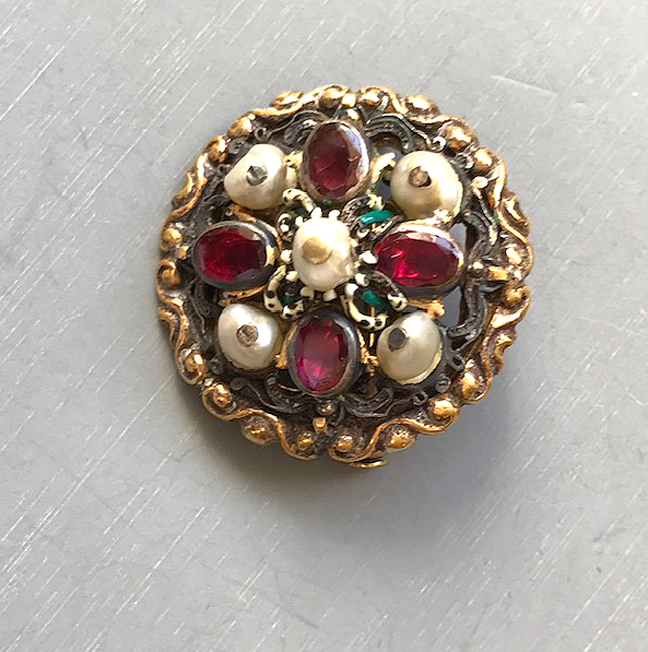 AUSTRO-HUNGARIAN small round brooch, delicate white and aqua enamel work, red stones and natural pearls