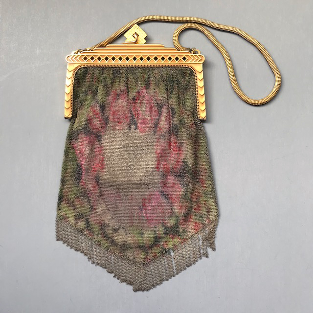 WHITING DAVIS baby mesh purse with pink roses design, circa 1930