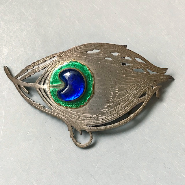 PEACOCK EYE large antique silver metal buckle with an etched design on the front