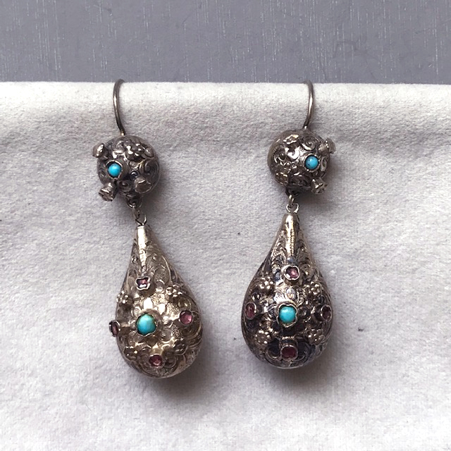 AUSTRO-HUNGARIAN Renaissance inspired turquoise and garnets earrings in an 800/1000 silver setting