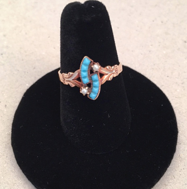 VICTORIAN antique 9 carat gold and turquoise ring with a yin-yang design and two pearls