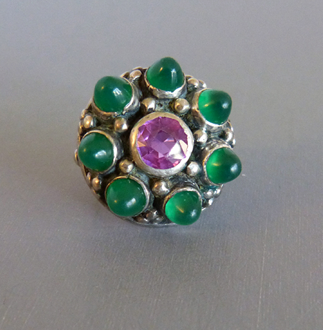 HOBE sterling silver dome ring with synthetic sapphire and dyed green chalcedony