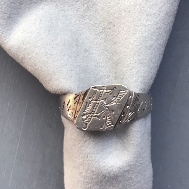 WWI World War I dated 1914-1918 silver trench art ring, size 6-3/4