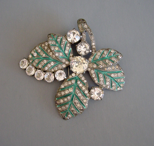 EISENBERG ORIGINAL leaf fur clip with green enameled veins and clear rhinestones, a brilliant combination, circa 1945