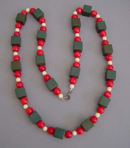 SHULTZ bakelite forest green, red and ivory colored bead necklace