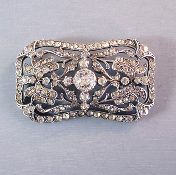 CLEAR paste rhinestones rectangular brooch with a lovely pierced design and clear rhinestones in a silver setting