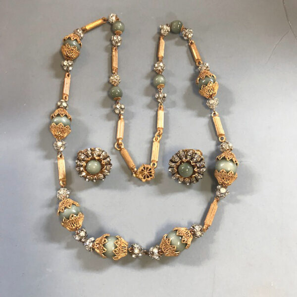 HOBE long sage green glass beads necklace and clip back earrings
