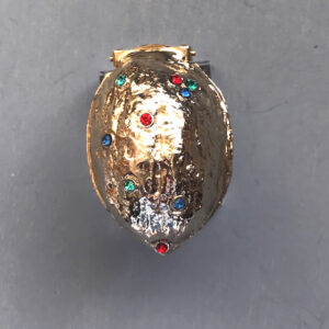 WALNUT etui, a Mosell style walnut shaped etui that is a bit larger than the size of a real walnut