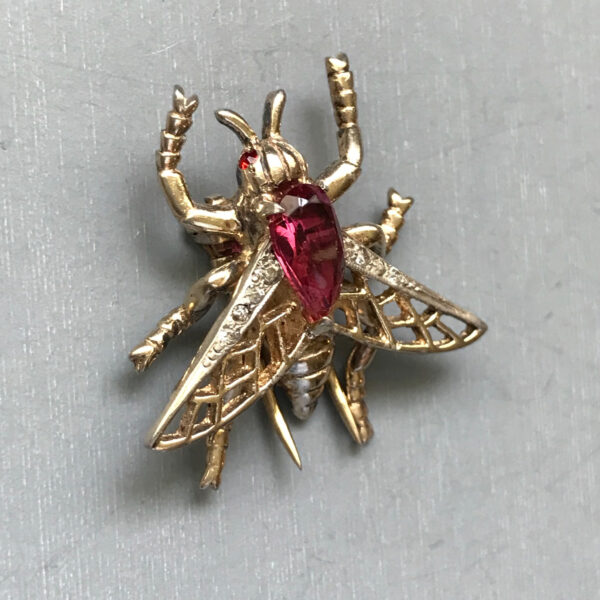 DEROSA fly or bee fur clip with a rose red rhinestone body and clear rhinestones, gold plated sterling silver