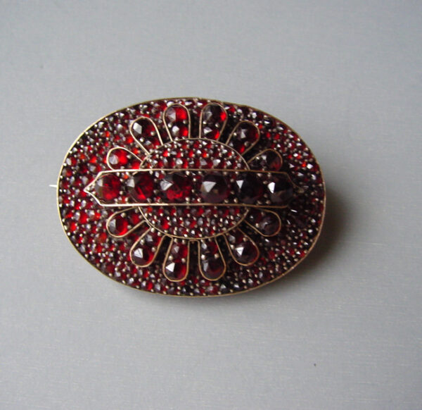 VICTORIAN antique garnet locket back brooch to hold a treasured photo or lock of hair