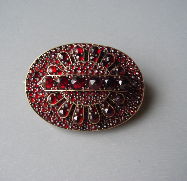 VICTORIAN antique garnet locket back brooch to hold a treasured photo or lock of hair