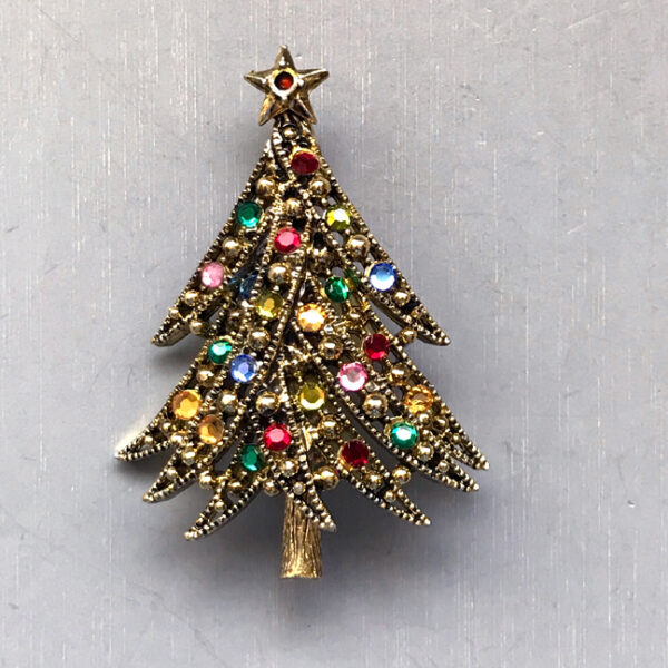HOLLYCRAFT Christmas tree brooch with colorful rhinestones in a gold tone setting