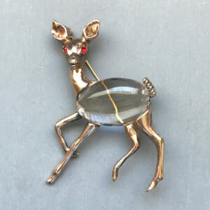 JELLY BELLY deer brooch in an attentive and graceful pose