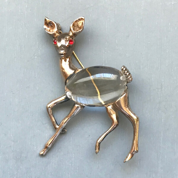JELLY BELLY deer brooch in an attentive and graceful pose, Bambi in jewelry!