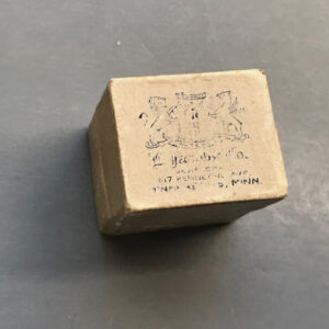 VICTORIAN tiny antique ring box fitted inside with a cream velvet slot for a ring, "Minn"