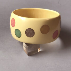 PANTTI bakelite cream bangle with lovely marbled pastel color dots